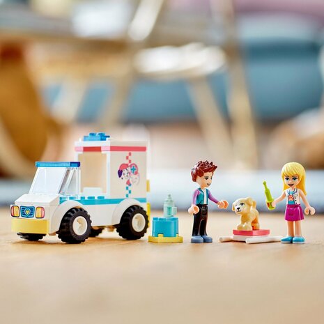 Lego  Friends 41694 Pet Clinic Ambulance